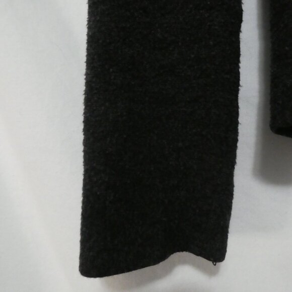 UB - URBAN BEHAVIOUR COLLECTION | P2P 13 inches measured | Black Turtleneck Top - Picture 6 of 16